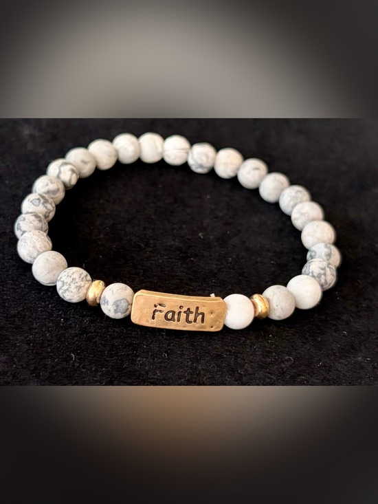 Jewelry - NIB Faith Beaded Stretch Bracelet in White Marble with Gold Accent